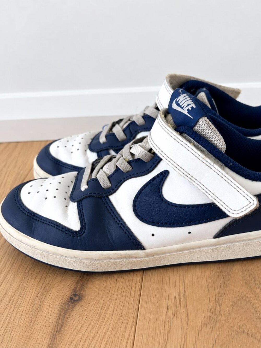 Nike Kids Navy & White Sneakers Size 1.5Y | Velcro Strap
